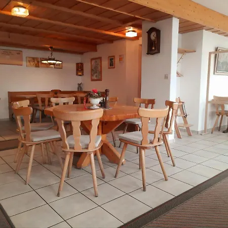 Restaurant Waldrand, ホテル Isenfluh
